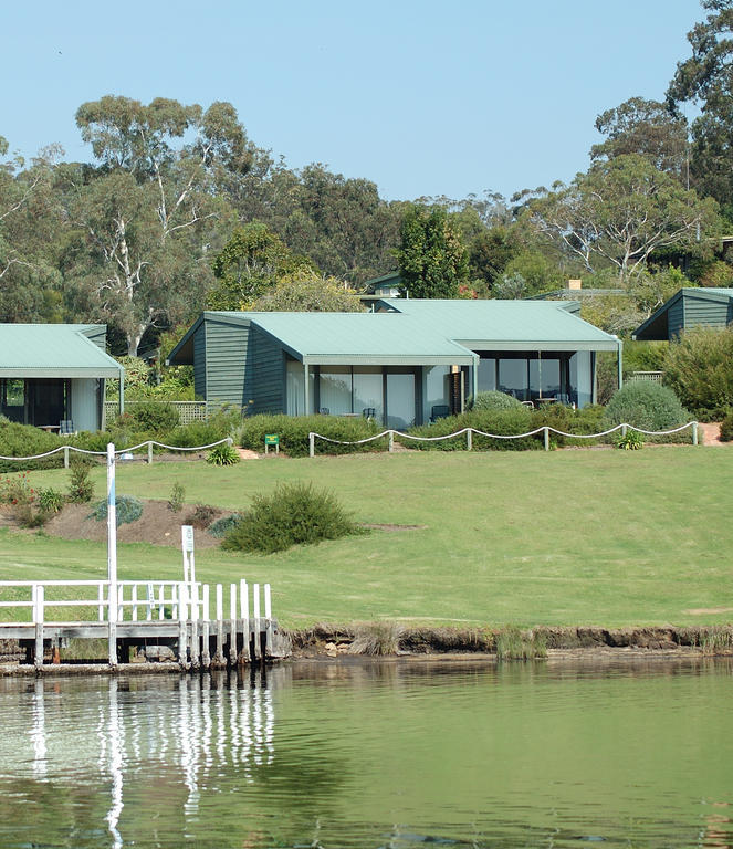 Gipsy Point Lakeside Hotel Exterior photo