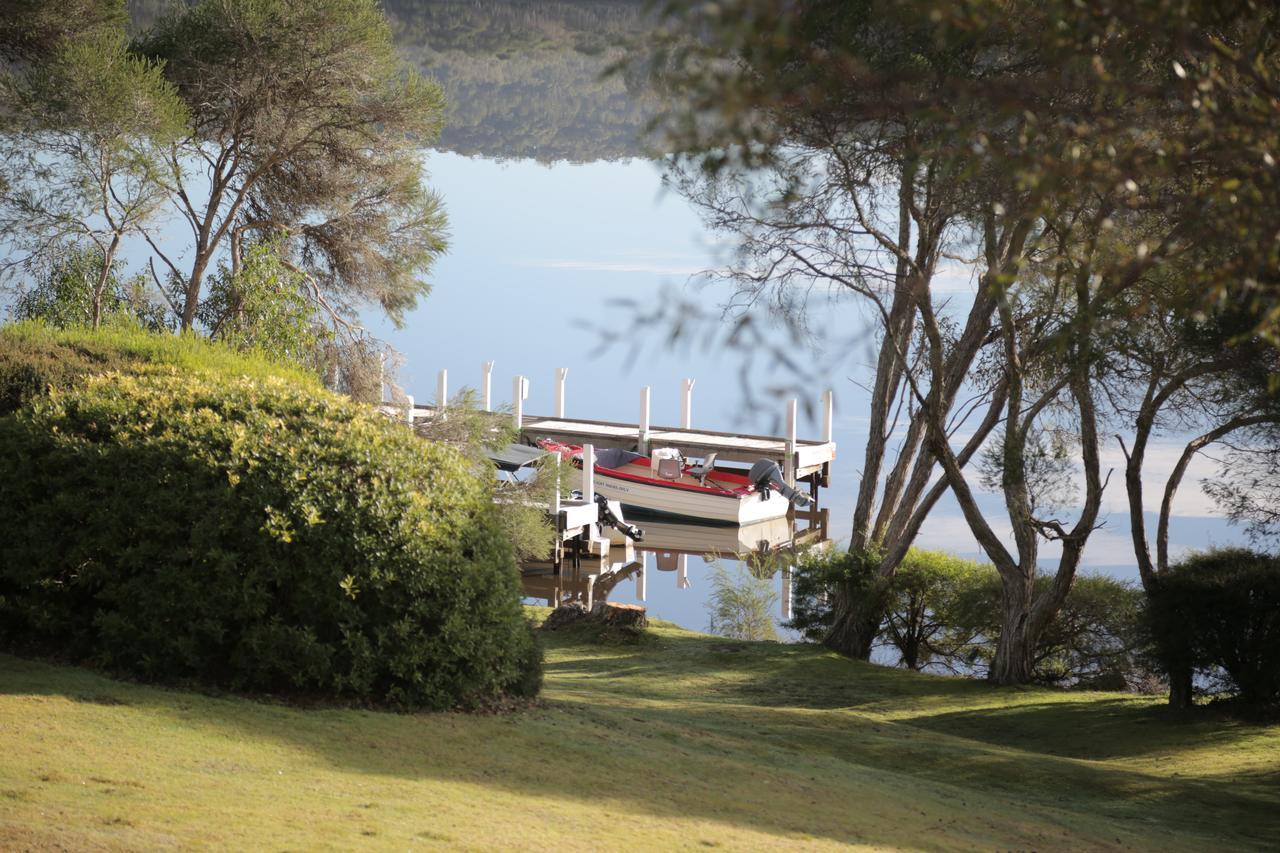 Gipsy Point Lakeside Hotel Exterior photo